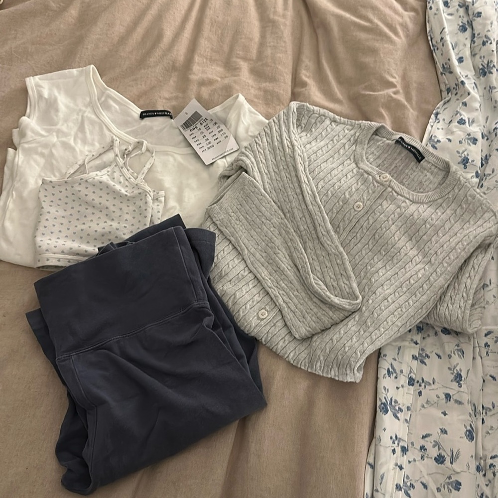 Brandy Melville Lot